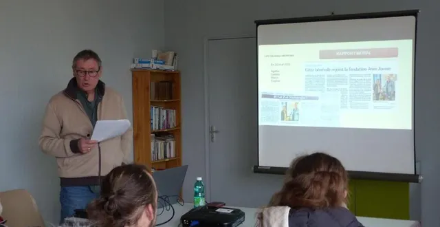 photo  alain gossart, présente à l’assemblée le bilan moral et financier de l’association.  &copy;  le maine libre 