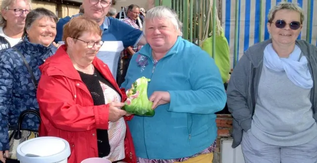 photo précigné. près de 80 exposants au vide-greniers  &copy;  le maine libre 