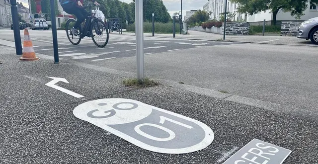 photo  sur les pistes cyclables d’angers loire métropole, le logo go permettra aux usagers de se repérer.  &copy;  ouest-france 