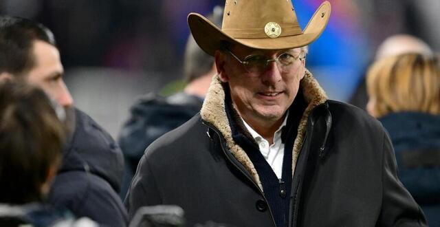 photo john textor s’était présenté avec un chapeau de cow-boy lors du match de lyon face au paris saint-germain. © olivier chassignole / afp