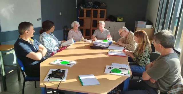 photo  le conseil d’administration de l’association le gnomom prêt à entamer un travail de longue haleine.  &copy;  le maine libre 