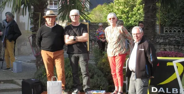 photo  edith morin, présidente de prestige des arts, entourée de claude donné, stéphane barbarin et daniel esnault.  &copy;  document remis 