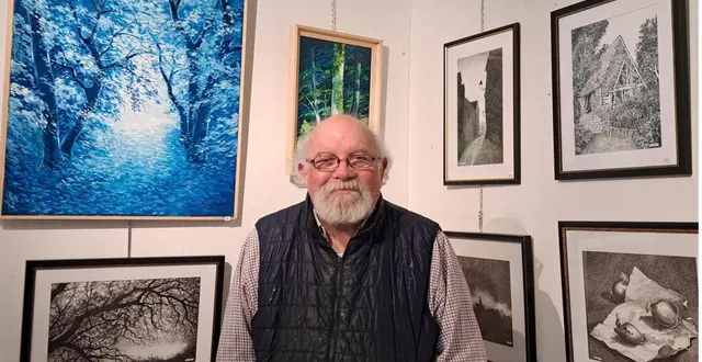 photo  daniel frot exposera ses paysages bleus et ses encres de chine chez lui, à la gautraie.  &copy;  ouest-france 