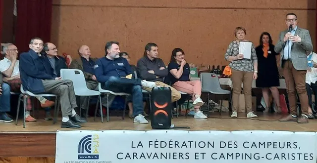 photo  dimanche, les élus locaux sont venus partager la cérémonie de clôture.  &copy;  ouest-france 