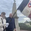 photo  léon et yves ogereau, un grand-père et son petit-fils réunis pour le souvenir de ceux qui ont défendu la france. 