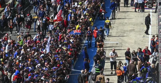 photo  ce jeudi, la voie des stands sera ouverte au public à partir de 16 h 15.  &copy;  archives le maine libre - denis lambert 