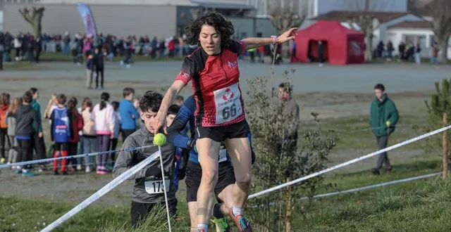 photo  si elle n’est pas forcément une adepte des cross et des trails, sophie steunou se montre à l’aise sur tous les terrains.  &copy;  co - jordan magneron 
