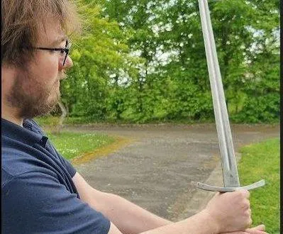 photo  le stage proposé par la mesnie des sept châteaux s’adresse aussi bien aux débutants, qu’aux escrimeurs déjà initiés.  &copy;  ouest-france 