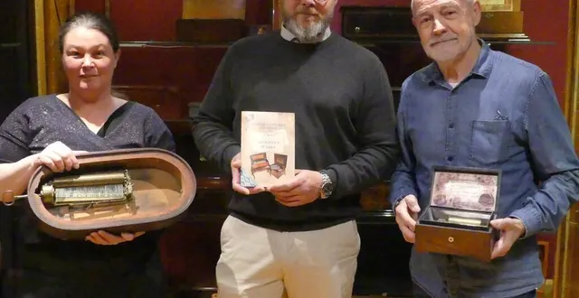 photo  florence, benjamin et lionel vont faire découvrir des boîtesà musiques exceptionnelles.  &copy;  le maine libre 