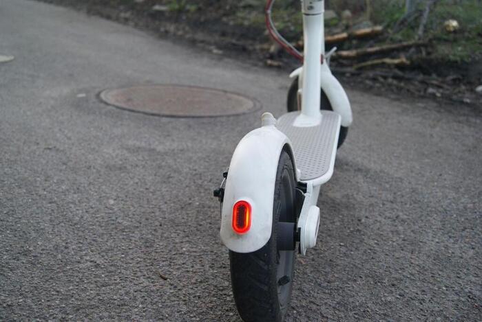 Un adolescent à trottinette percuté par une voiture à Marseille, son pronostic vital engagé  (Ouest-France)