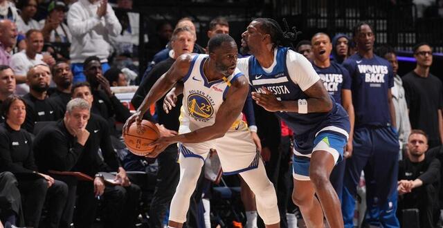 photo draymond green (en blanc) aurait été victime d’insultes racistes lors du match entre les timberwoles et golden state warriors. © jesse d. garrabrant / getty images via afp