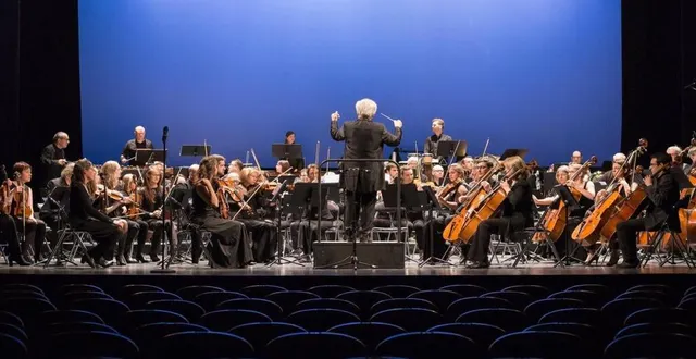 photo  un concert de l’orchestre scenefonia est organisé à l’église, dimanche 25 mai.  &copy;  thomas le bras 