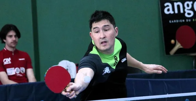 photo  armand phung ira à angoulême avec vibraye.  &copy;  archives le maine libre 