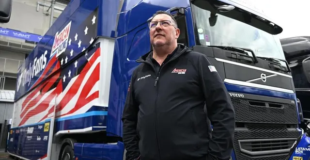 photo  denis sarazin, responsable de la logistique dans l’écurie american racing.  &copy;  thomas brégardis / ouest-france 