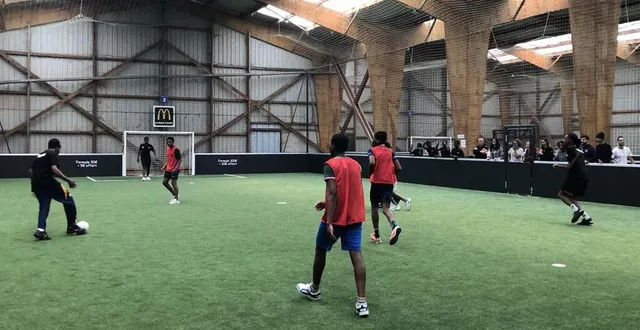 photo  le mans, fin avril 2025. huit équipes de cinq joueurs se sont rencontrées pour un tournoi de futsal.  &copy;  le maine libre 