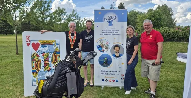 photo  christian rouleau, magicien, nicolas et céline, de magie à l’hôpital, et pierre levecque, grand maistre de l’ordre des anysetiers.  &copy;  ouest-france 