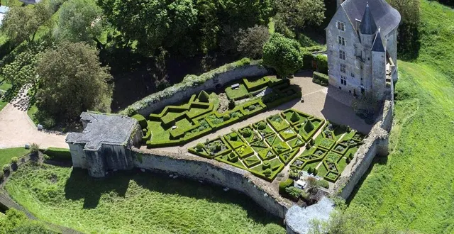 photo  le jardin du donjon de ballon fait partie des sites à découvrir, ce dimanche 11 mai 2025, en sarthe, pour le neurodon.  &copy;  archives ouest-france 
