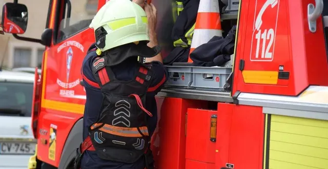 photo  malgré l’intervention des pompiers, la maison a été complètement détruite, assure la maire de vaas, ghislaine leviau.  &copy;  illustration le courrier de l’ouest 