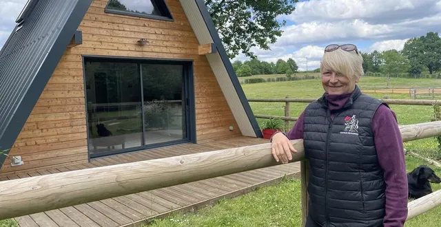 photo  bazouges, le 5 mai 2025. la structure de ce chalet tipi est faite de bois et de métal.  &copy;  le maine libre 