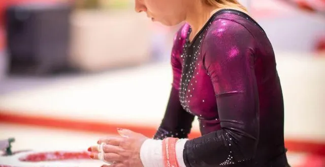 photo  après 7 ans de coupure, vickie a repris la gym à 21 ans.  &copy;  collection personnelle 