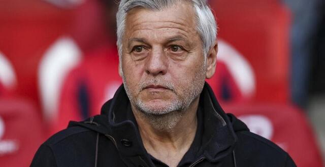 photo l’entraîneur de lille bruno genesio a laissé parler sa déception samedi 10 mai 2025 après la défaite du losc contre brest (0-2) (photo by sameer al-doumy / afp) © afp.