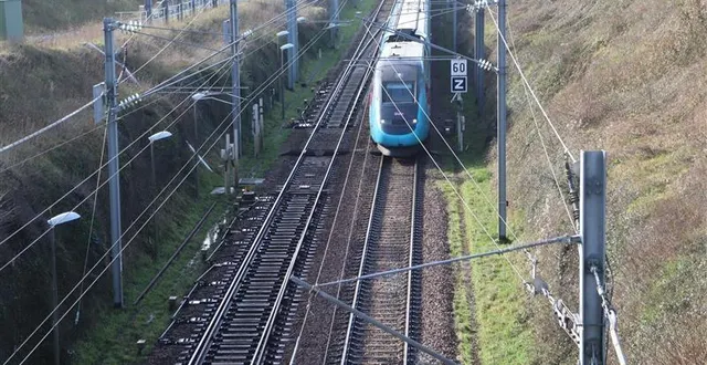 photo  une rupture d’alimentation électrique a obligé la sncf à interrompre le trafic de ses trains entre sablé-sur-sarthe et le mans ce dimanche 11 mai 2025.  &copy;  ouest-france 