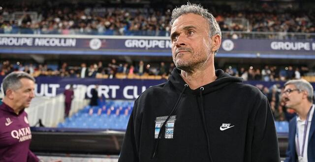 photo l’entraîneur du paris saint-germain luis enrique ne tarit pas d’éloges sur le jeune senny mayulu. © sylvain thomas / afp