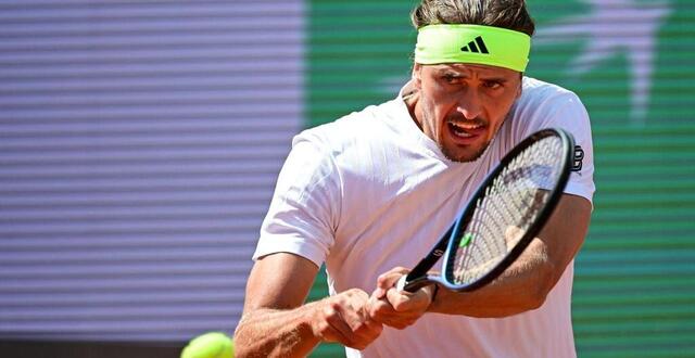 photo alexander zverev lors de sa victoire contre vilius gaubas en 16es de finale du masters 1000 de rome. © piero cruciatti / afp