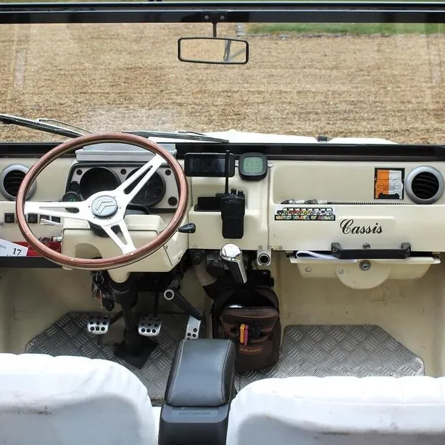 photo une vue de l’habitacle décapoté d’un modèle de citroën méhari.  ©  ouest-france
