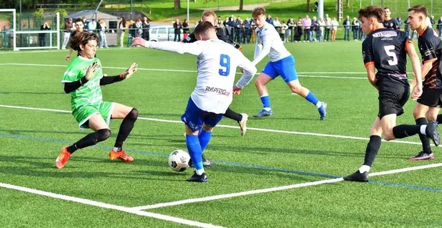 photo  nicolas dulhac, auteur d’un doublé, a égalisé dans le temps additionnel pour le stade mayennais.  &copy;  archives david genouel 