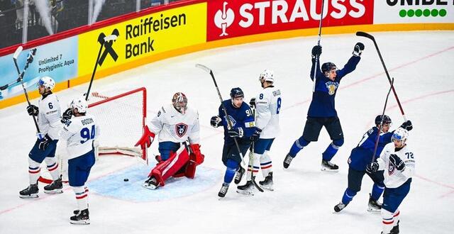 photo l’équipe de france de hockey, en blanc, est passée toute proche d’un exploit retentissant face à la finlande. © jonathan nackstrand / afp