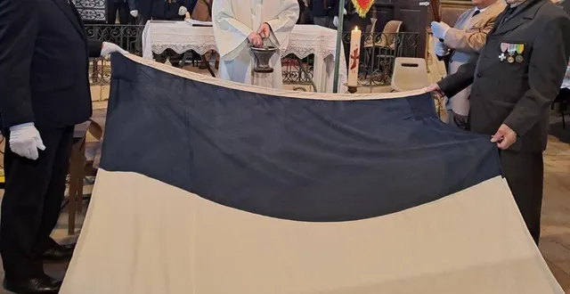 photo  en marge des commémorations du 8 mai, c’est un moment solennel et protocolaire qu’ont connu, ce 10 mai, les 24 adhérents de l’association des anciens combattants, présidée par henri chrétien. en effet et après 80 ans de bons et loyaux services, le drapeau officiant jusque-là a été changé. cet événement rare aura vu tout un rite spécifique ainsi qu’une bénédiction. l’ancien étendard, lui, rejoindra les archives municipales.  &copy;  ouest-france 