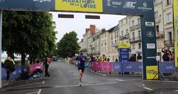 Info insolite  saumur, dimanche 11 mai. le saumurois timothée yviquel, dossard 3411, a couru son premier marathon au mental. a l’entendre, c’était aussi le dernier. 