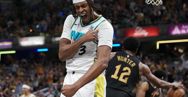 photo myles turner des indiana pacers contre les cleveland cavaliers, pendant le quatrième match des demi-finales de la conférence est au gainbridge fieldhouse, le 11 mai, à indianapolis, indiana. © getty images via afp