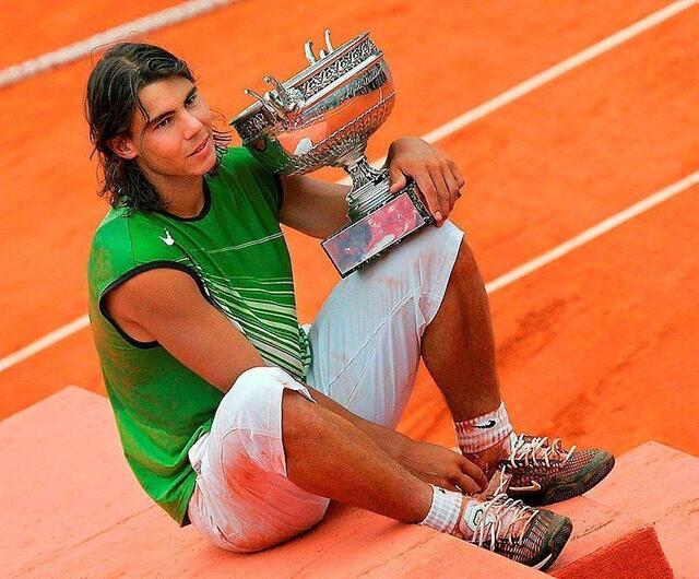 Rafael Nadal, lors de sa première victoire à Roland-Garros en 2005. L’Espagnol a marqué de son empreinte le palmarès du tournoi simple messieurs. CHRISTOPHE SIMON / EPA/MAXPPP photo rafael nadal, lors de sa première victoire à roland-garros en 2005. l’espagnol a marqué de son empreinte le palmarès du tournoi simple messieurs. © christophe simon / epa/maxppp