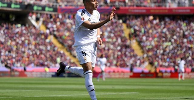 photo kylian mbappé inscrit le deuxième but pour le real madrid dimanche en liga contre le fc barcelone. © david ramos / getty images via afp