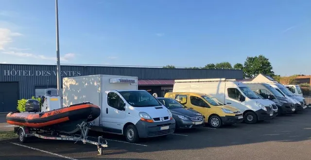 photo  une vente aux enchères de mécanique et de carrosseries automobiles est proposée à la flèche (sarthe) ce vendredi 16 mai 2025, chez maître duval.  &copy;  cyril duval 