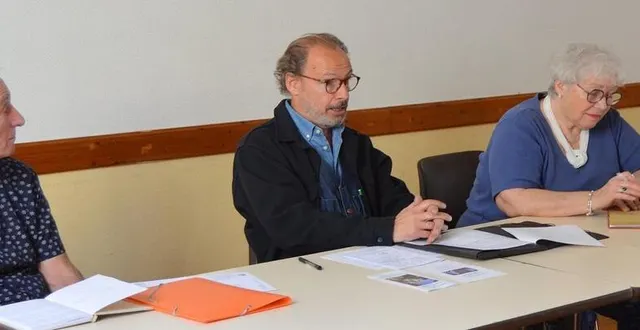 photo  jean-claude andré, guy de malherbe et dany houdemon lors de l’assemblée générale ordinaire.  &copy;  ouest-france 