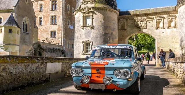 photo  les voitures prendront place dans le parc du château.  &copy;  le maine libre 