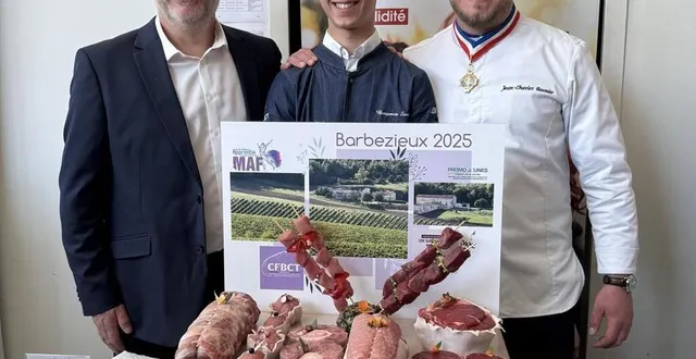 photo  devant son présentoir à viandes, benjamin sorin, entre philippe guiet, cogérant de la boucherie des bords de loire et jean-charles beunier, meilleur ouvrier de france.  &copy;  co 