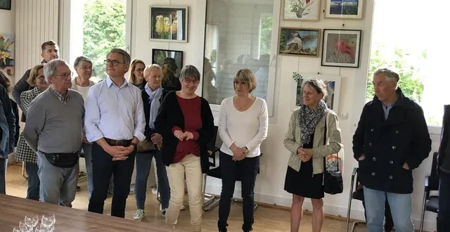 photo  de gauche à droite : michel henry, laurent paris, éliane blanche, nathalie croyeau, catherine gautier, évelyne biteau et michel galbrun.   &copy;  le maine libre 