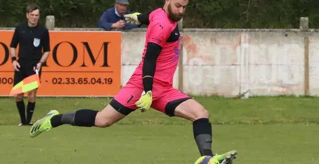 photo  corentin lelièvre a inscrit le deuxième but des ornais contre saint-lô (b).  &copy;  serger ruer 