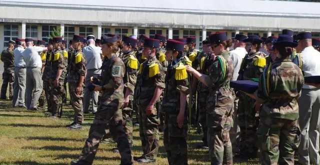 photo  80 réservistes ont reçu leurs trois fourragères dans la sarthe.  &copy;  le maine libre 