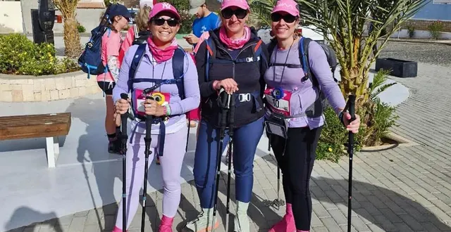 photo  maëva jousset, anaïs et marie crottereau sont prêtes pour le départ d’une étape.  &copy;  maëva jousset 