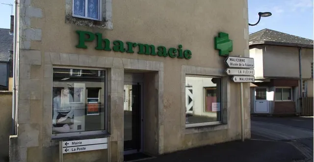 photo  la pharmacie va fermer le 1er juin.  &copy;  ouest-france 