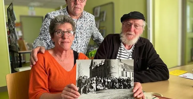 photo  nadine kerveillant, georges potier à ses côtés et patrick huguin, adjoint au maire avec une photo et les coupures de presse de l’époque.  &copy;  ouest-france 