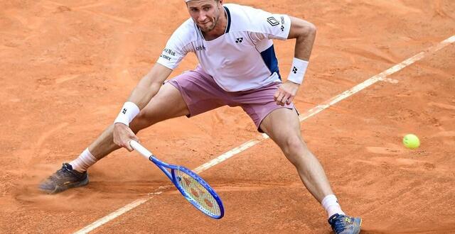 photo casper ruud, vainqueur au masters 1000 de madrid, défiera jannik sinner en quarts de finale à rome. © piero cruciatti / afp