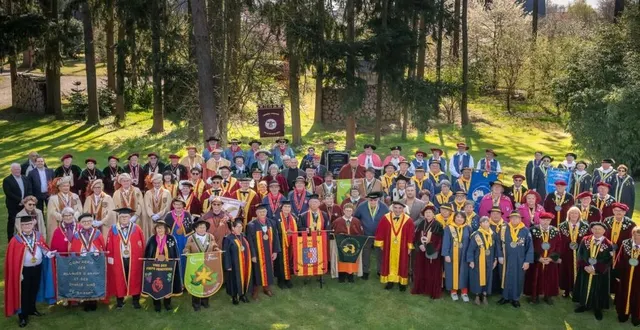 photo  les confréries des pays de la loire défileront samedi à 11 h.  &copy;  co 