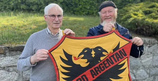 photo  maurice chéramy (à gauche), président d’honneur de la bayard omnisports et le président jean-luc tabesse.  &copy;  ouest-france 