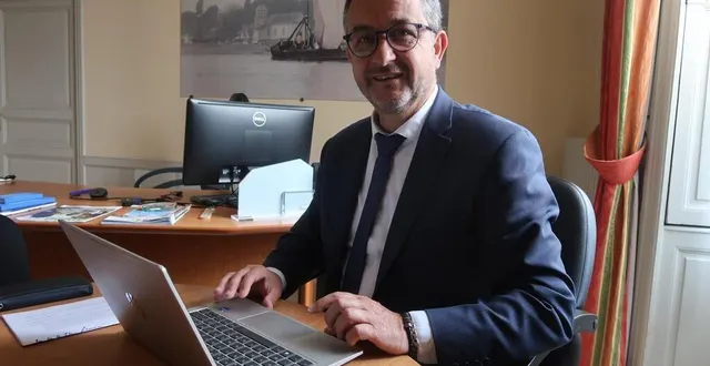 photo  mazé, le 13 mai 2025. le maire christophe pot dresse le bilan du mandat 2020-2026. accompagné de ses adjoints et conseillers, il ira à la rencontre des habitants la semaine prochaine.  &copy;  co – agathe le nueff 